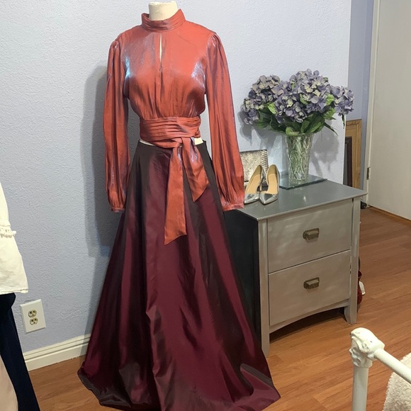 Dresses & Skirts - Iridescent Formal Skirt
